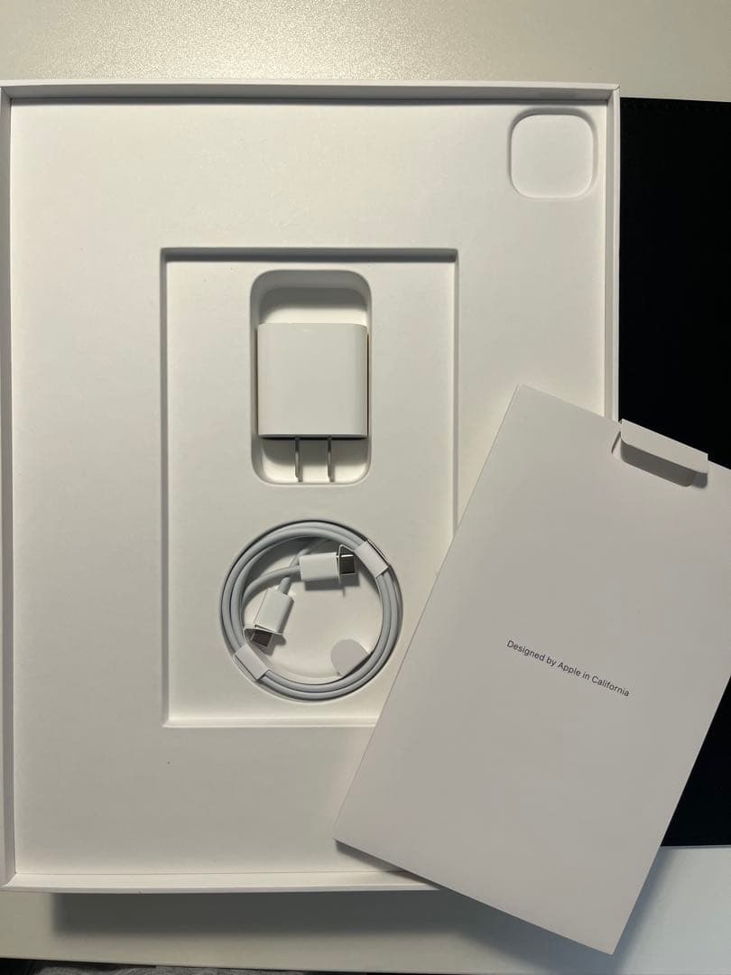 iPad Pro 12.9インチ 1TB 第5世代＋pitakaMagEZケース