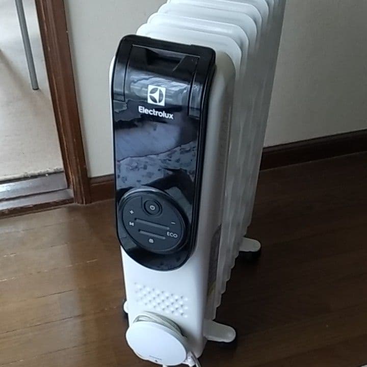 処分セール エレクトロラックス オイルヒーター ComfortHeat 700