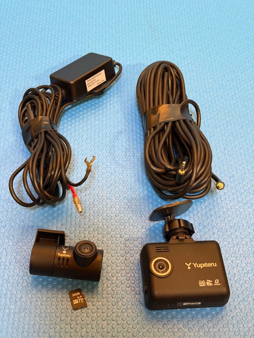 ドライブレコーダー前後タイプ　Yupiteru製　SN-TW84d-