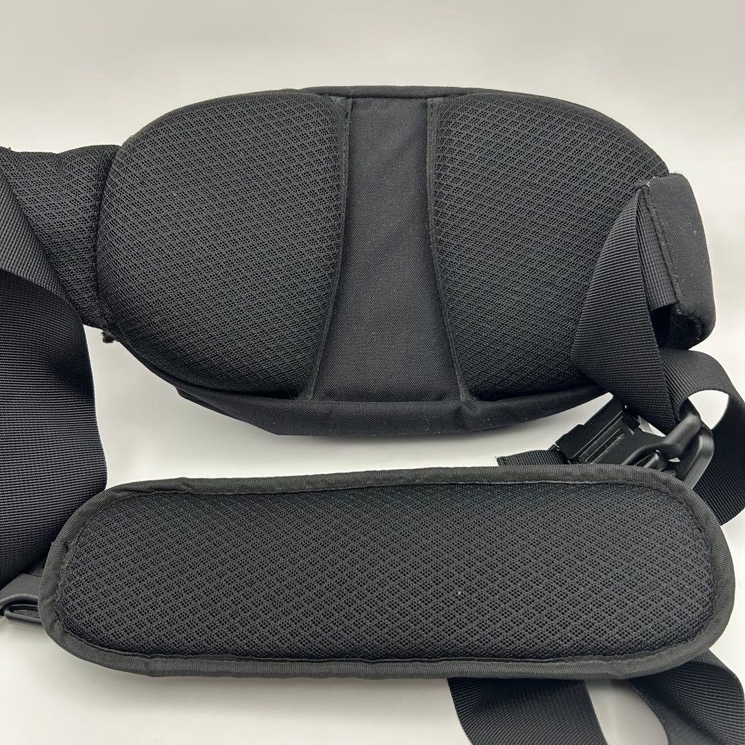 美品　Hugoo ショルダー型ヒップシート　抱っこ紐　収納袋付き