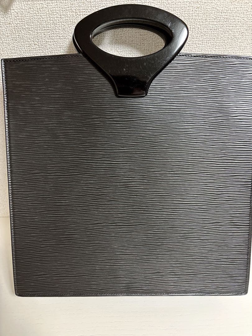 ルイヴィトン エピ オンブル バッグ