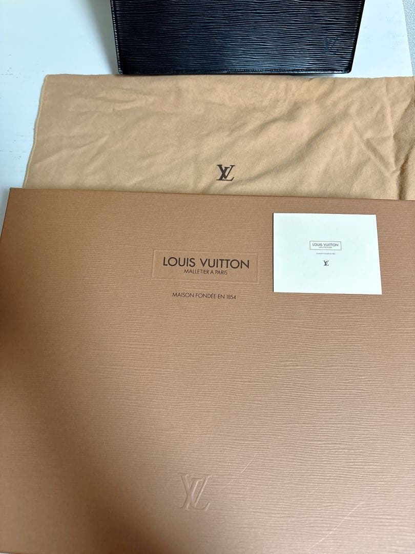 ルイヴィトン エピ オンブル バッグ