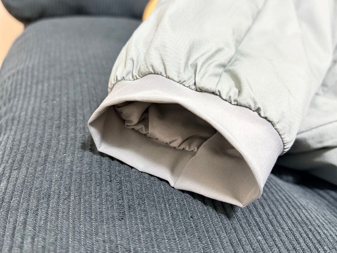 美品　ARC'TERYX　アークテリクス　ATOM LT HOODY　希少カラー