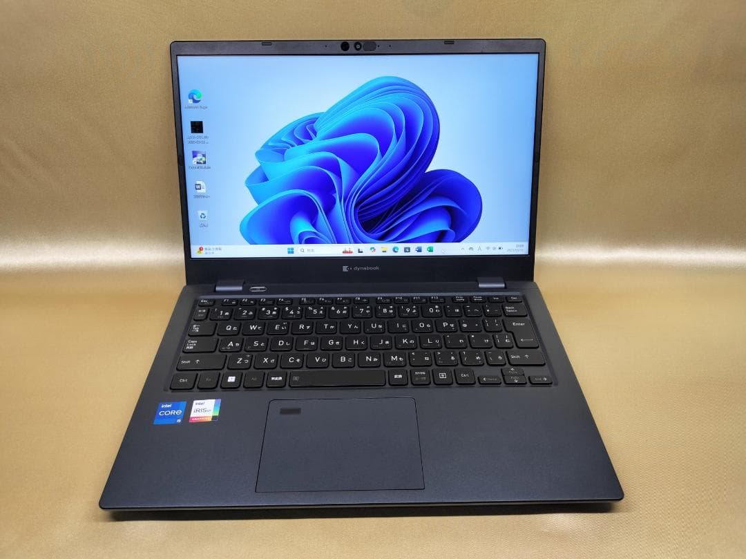 東芝　Dynabook G83/KW　高性能　2023年モデル(K-208)