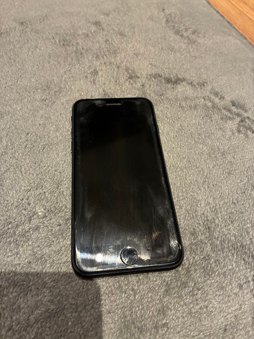 iPhoneSE2 第2世代 ブラック 本体　価格は　交渉受け付けます