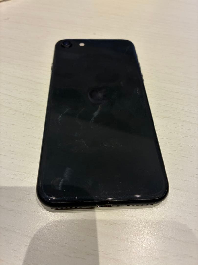 iPhoneSE2 第2世代 ブラック 本体　価格は　交渉受け付けます