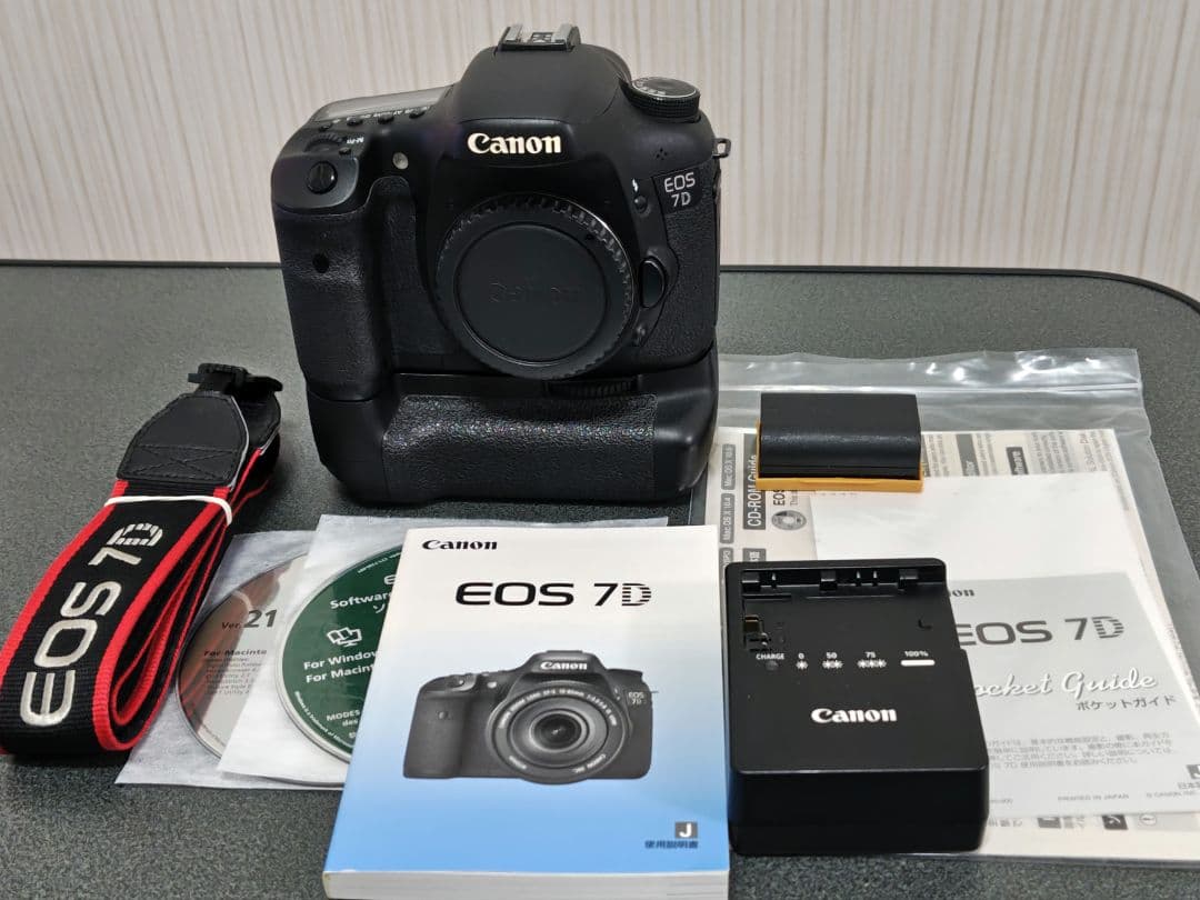 デジタルカメラ Canon EOS 7D+BG-E7