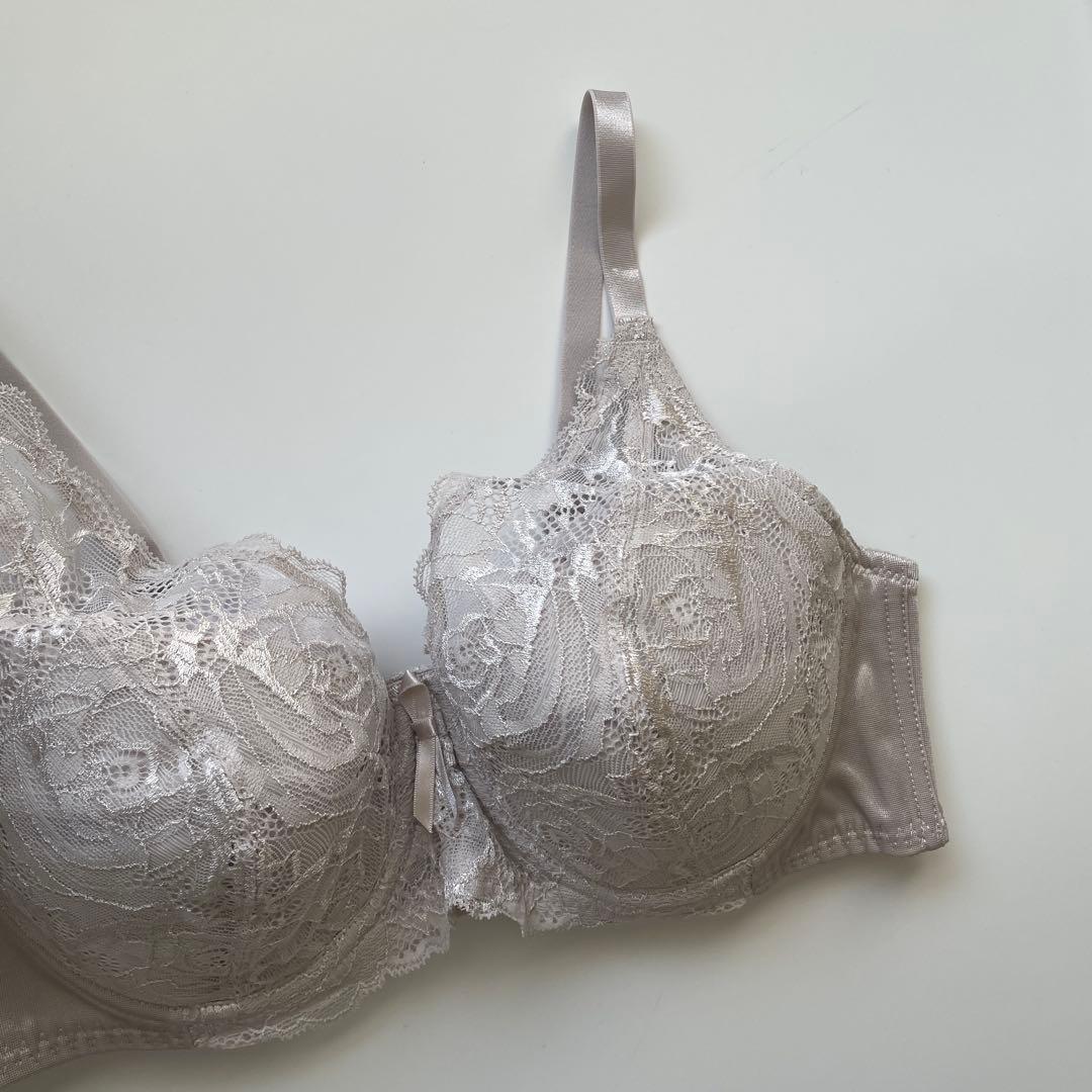 専用　新品　トリンプ　D75 3枚　フルカップブラ　花柄レースブラ