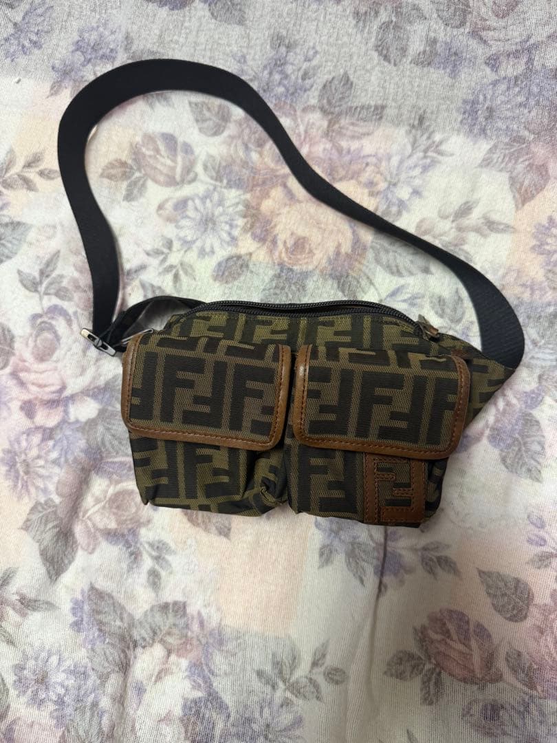 Fendi ボディバッグ ロゴプリント ブラウン