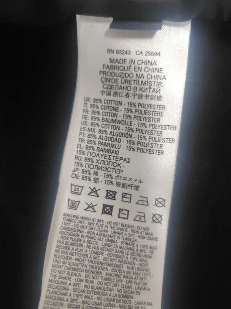 フード付きパデッドジャケット 黒