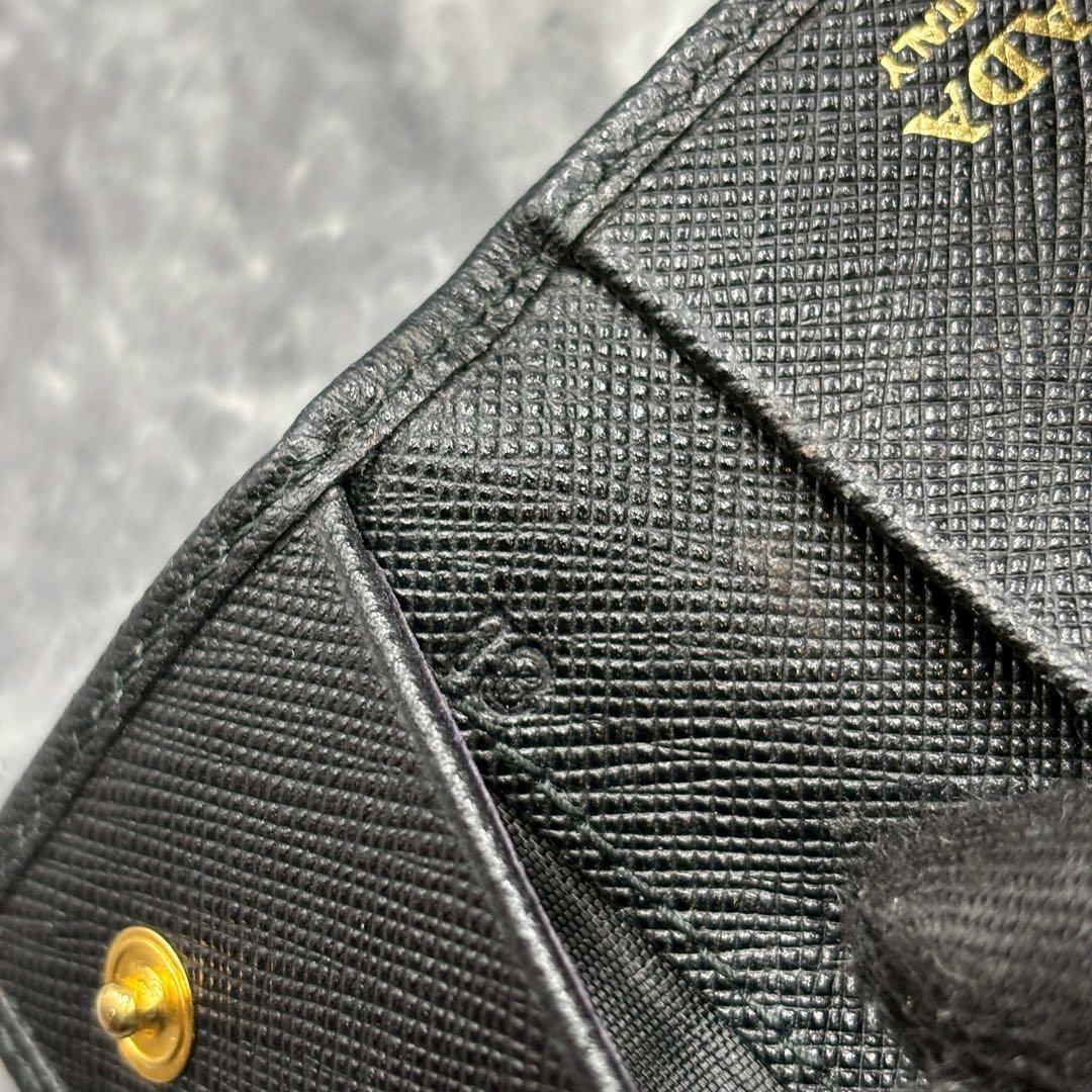 現行/極美品 PRADA 6連 キーケース サフィアーノ ブラック ゴールド