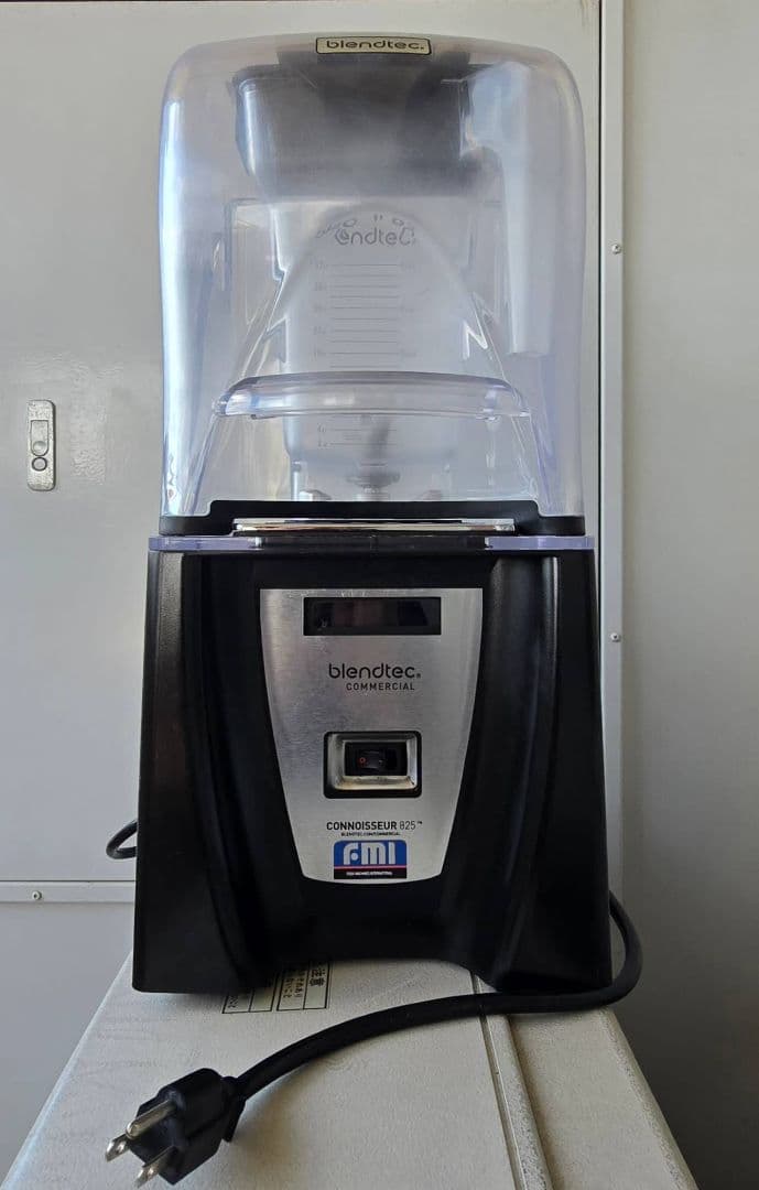 新春特別初売　ブレンダー専用ジャグ２個付 Connoisseur 825