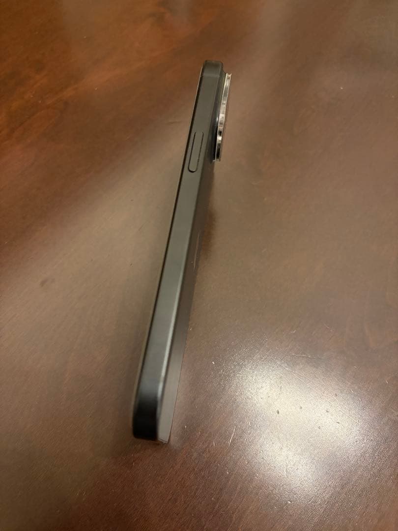 Apple iPhone 15 ブラック 本体　両面ガラスフィルム付き