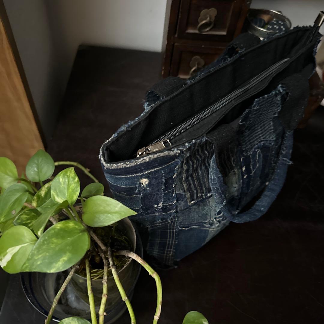 『お針子さん』のトートバッグ/藍染／襤褸