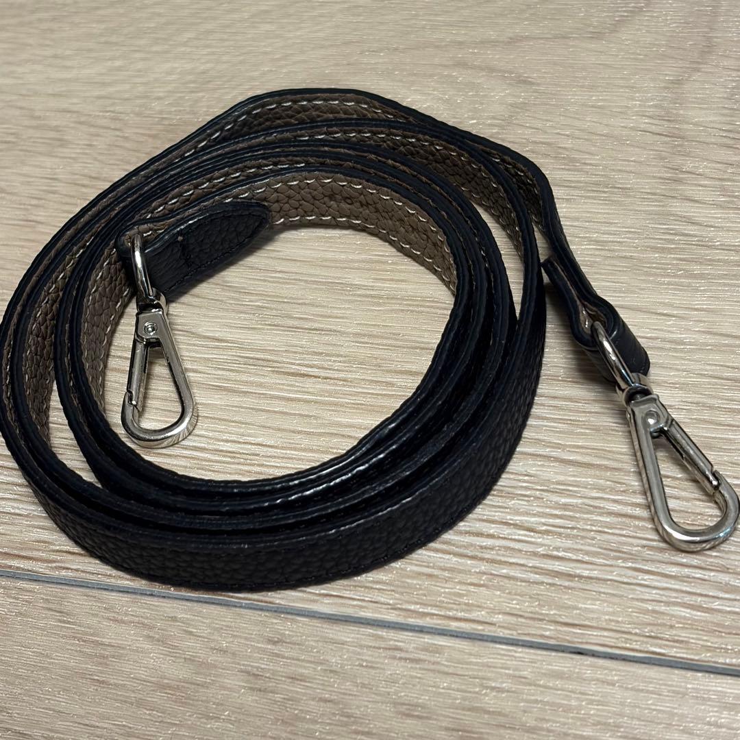 BONAVENTURA ボナベンチュラ iPhone15proケース＋ストラップ