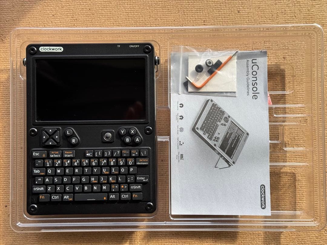 ミニPC ClockworkPi uConsole Linux portable PC