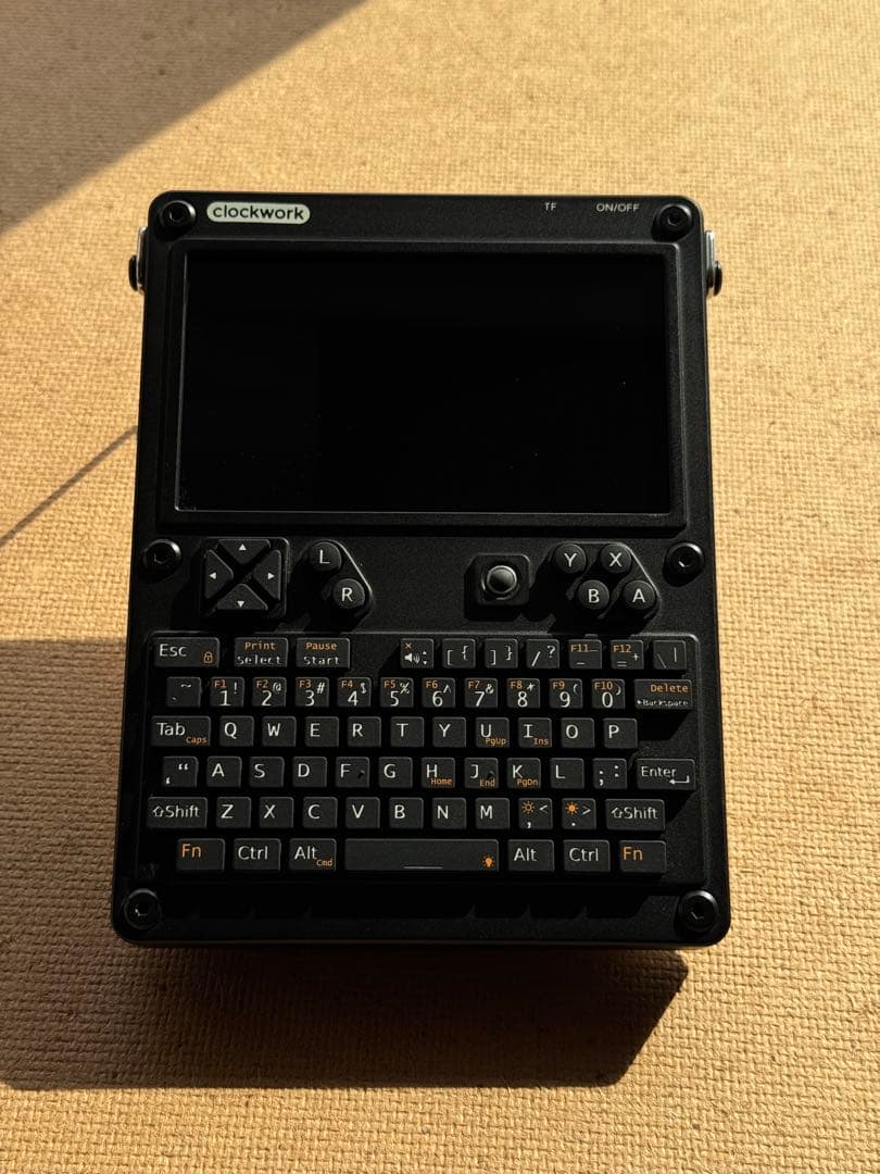 ミニPC ClockworkPi uConsole Linux portable PC