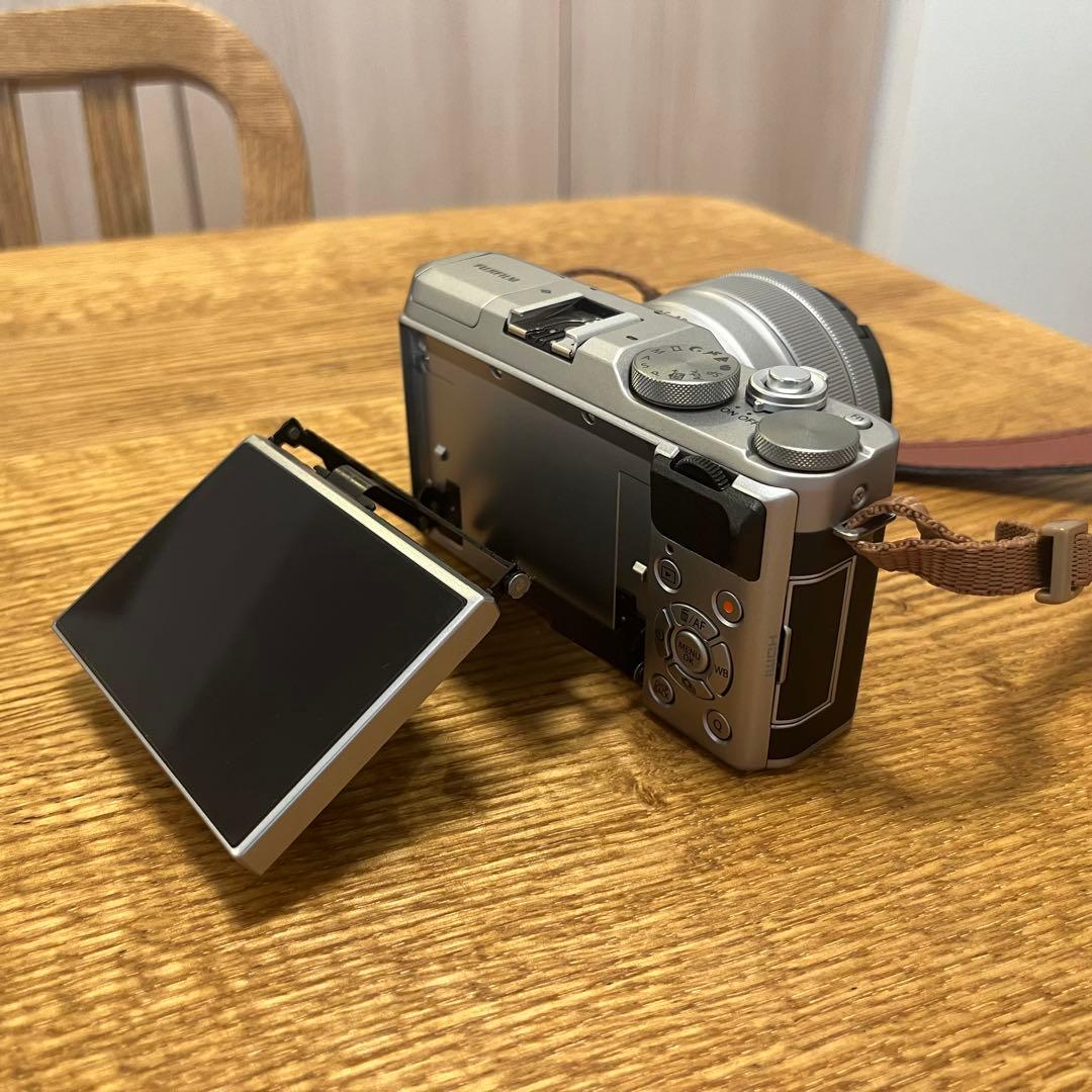 Fujifilm X-A5 デジタルカメラ XC15-45mmレンズ付き