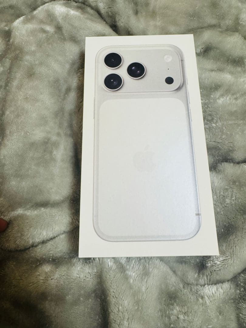 【未使用品】iPhone17Pro512GB SIMフリー シルバー