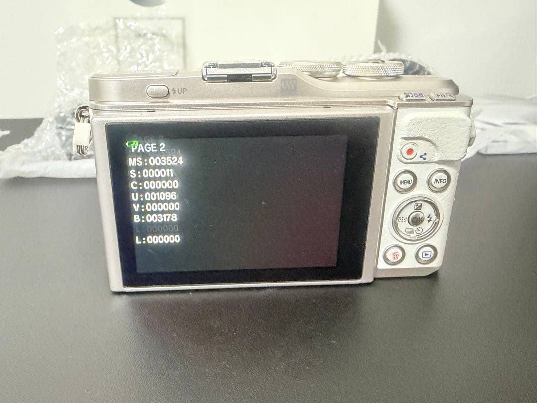 OLYMPUS PEN E-PL10 ホワイト ダブルズームキット