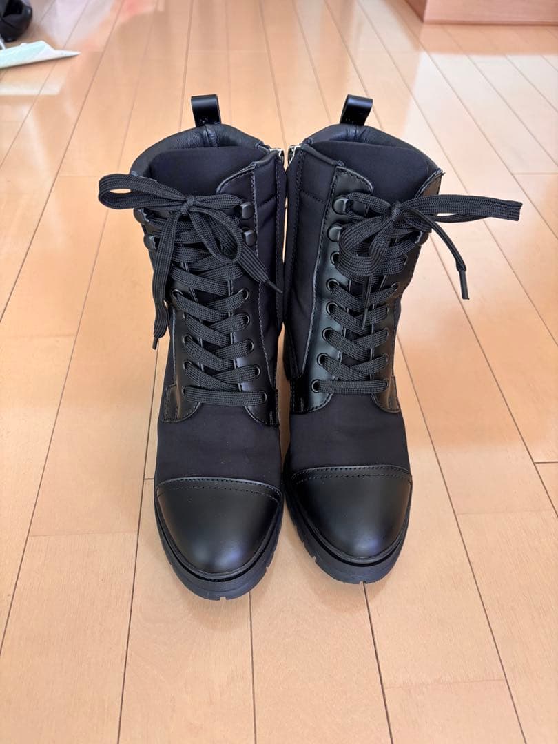 プラダ　ブーツ