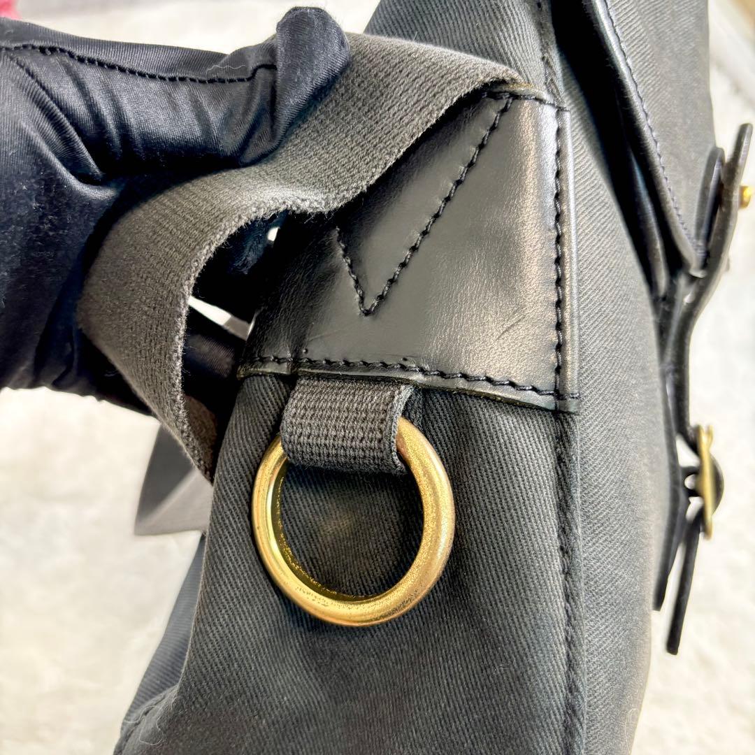 【定番】 ブレディ 黒 ショルダーバッグ アリエルトラウト メッセンジャー