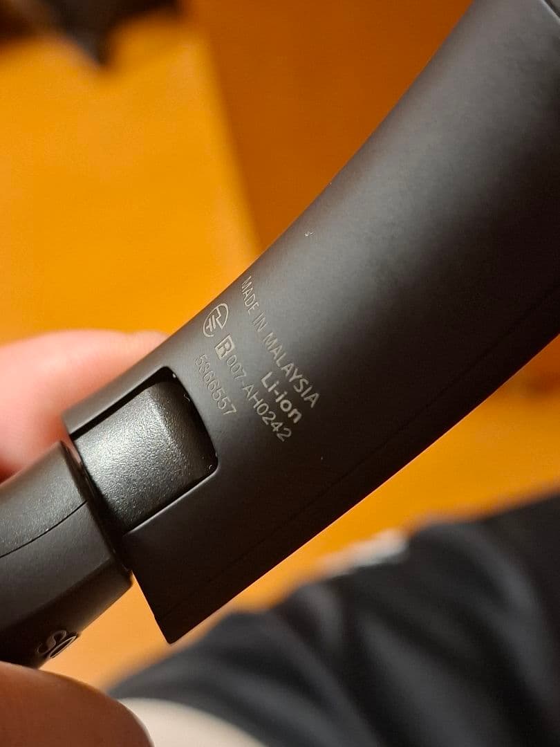 Sony WH-1000XM4（ブラック）ワイヤレスヘッドホン