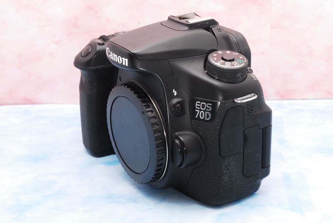 Canon EOS 70D☆手ぶれ補正Wレンズ☆一眼レフカメラ☆Wi-Fi