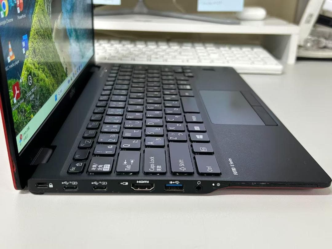 超軽量840g 富士通 LIFEBOOK U9311/M 美品 オフィスあり③