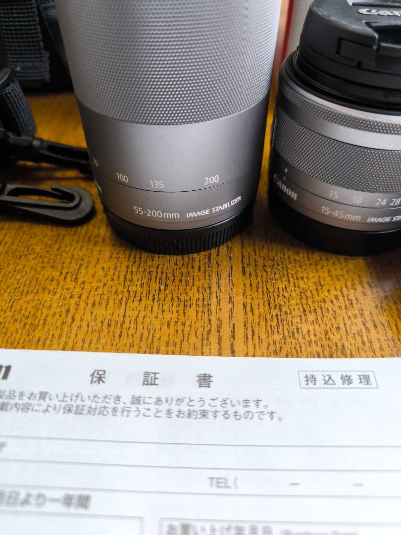 EOSkissm2　ダブルレンズキット　ホワイト　カメラバック　電池パック2個付