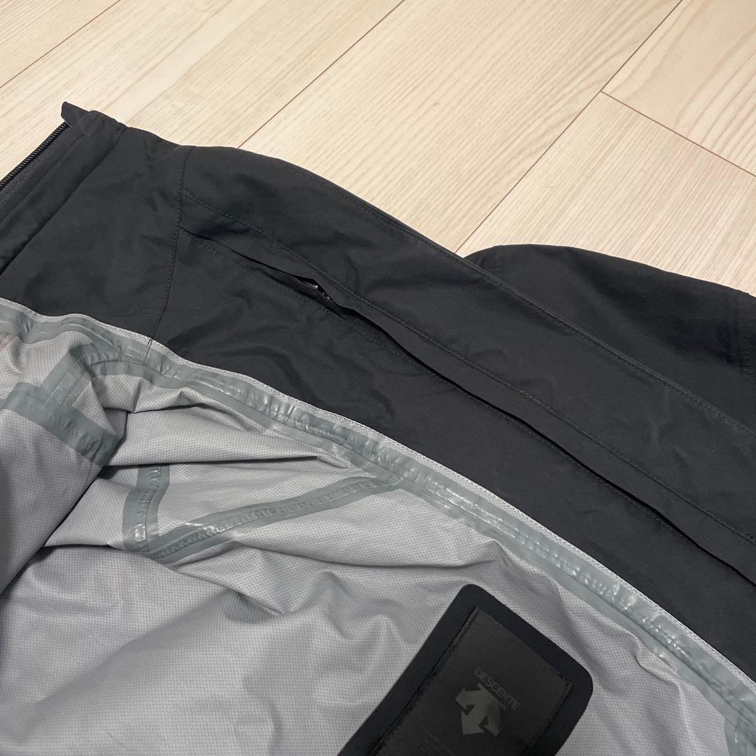 ブラック マウンテンパーカー