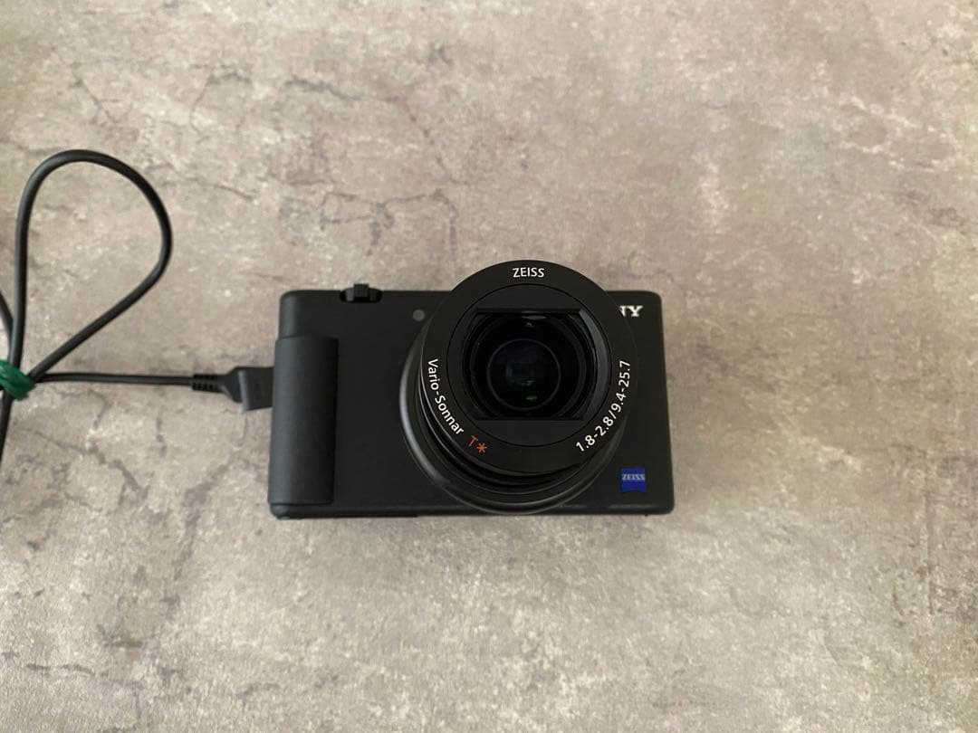 【美品】SONY ZV-1(バッテリー・充電コード付き)