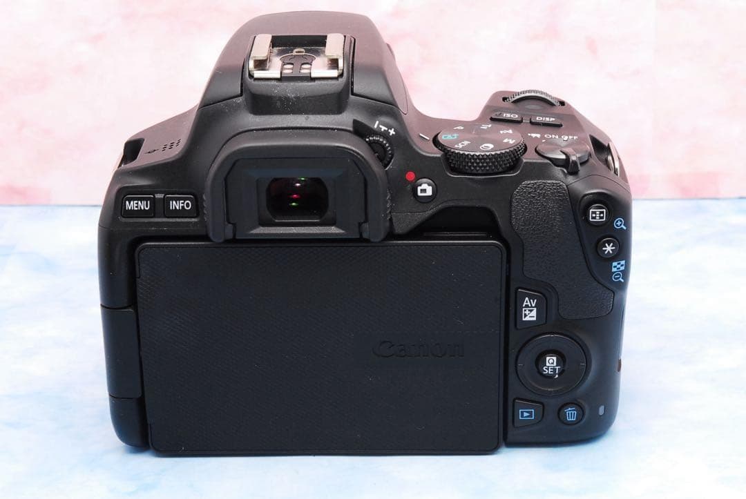 キャノン Kiss X10★一眼レフカメラ★スマホ転送OK★高性能Wレンズ