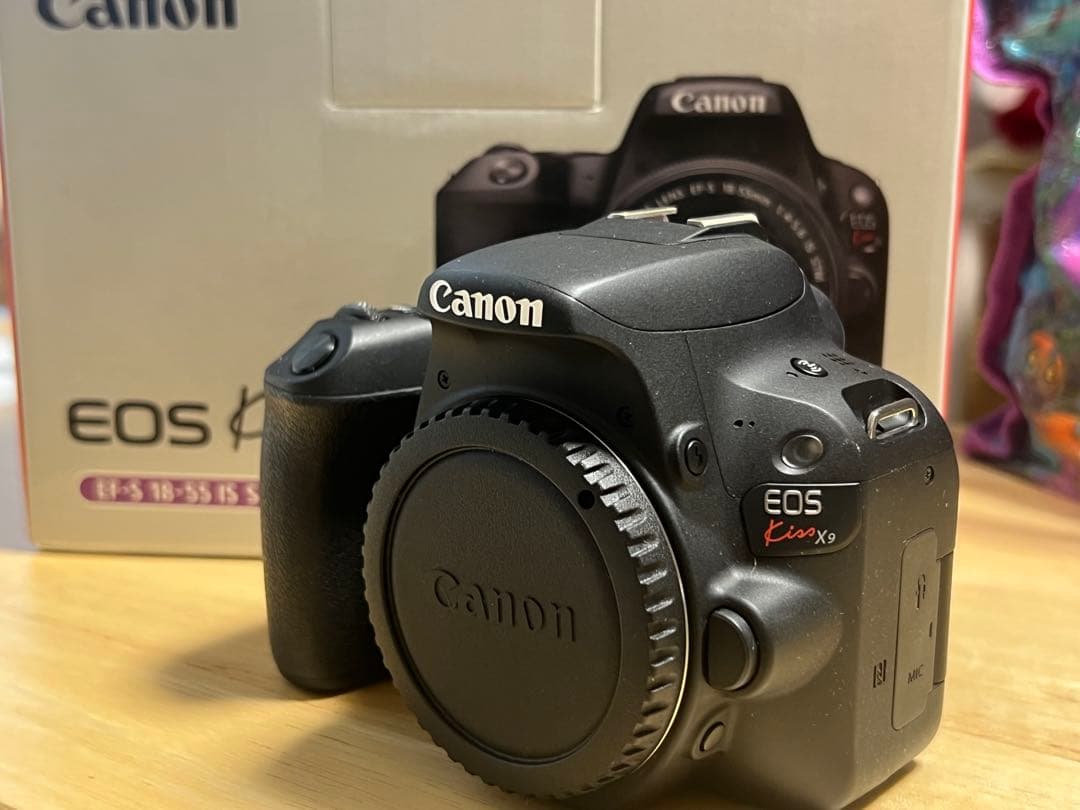 Canon EOS KISS x9 標準レンズキット 付属品有　一眼レフ　カメラ