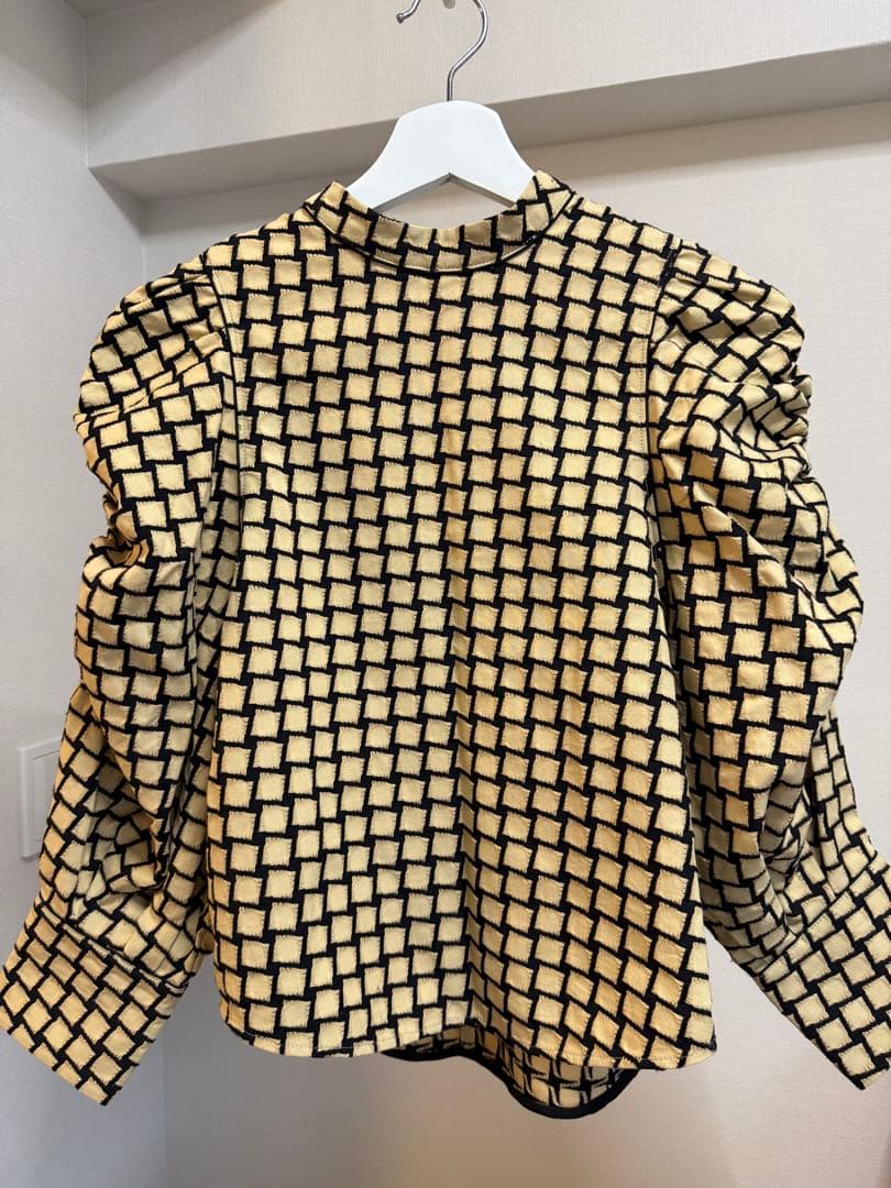 ⭐︎美品⭐︎【Todayful】オープンショルダージャガードブラウス