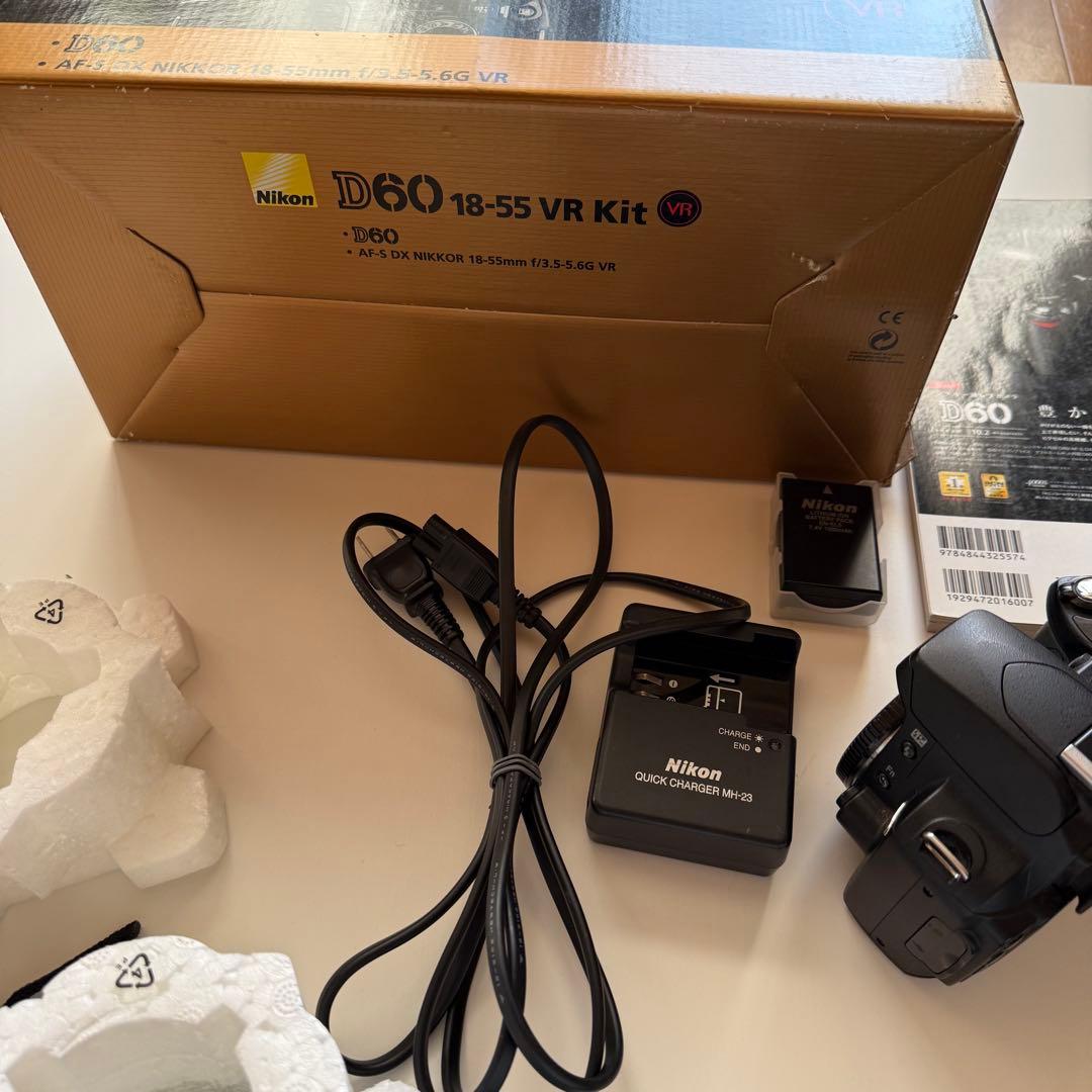 NikonD60 デジタル一眼レフカメラ キット シグマ 単焦点レンズ付き