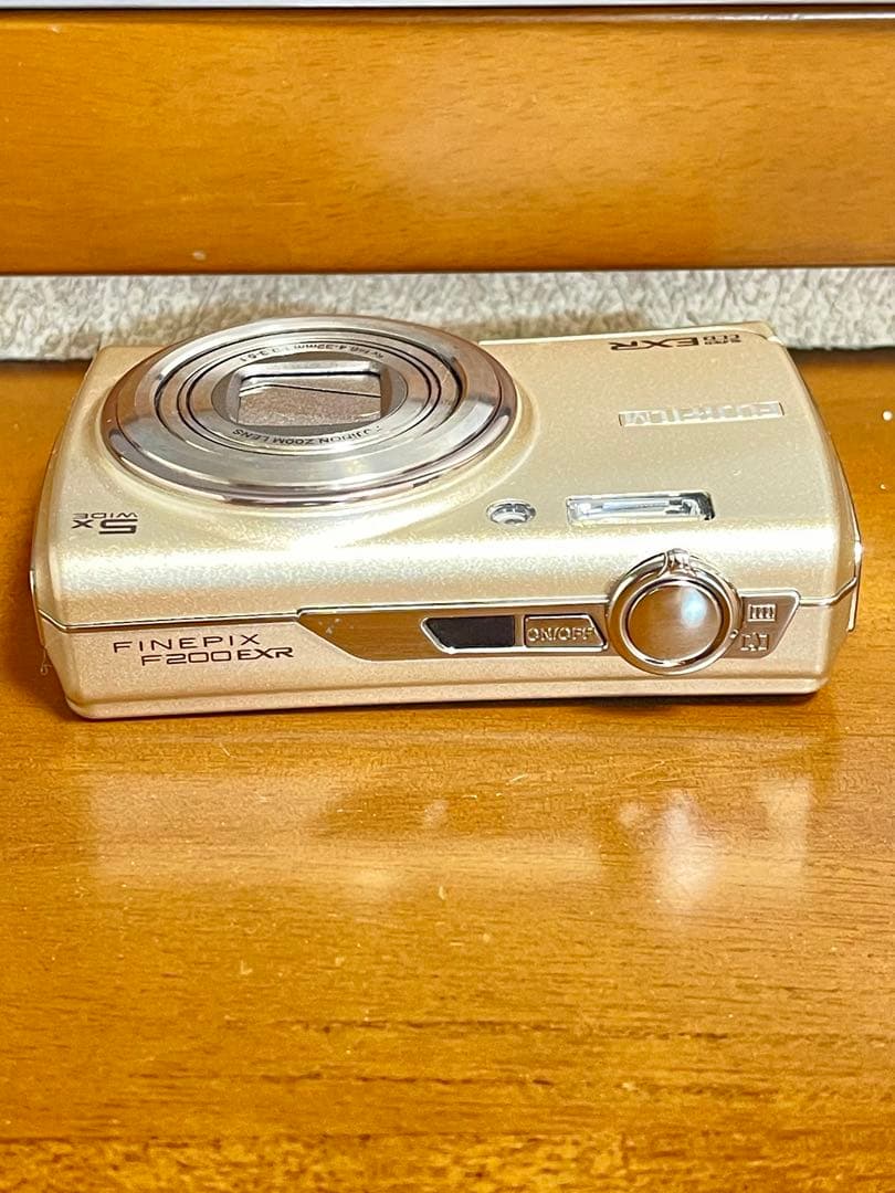 FUJIFILM FINEPIX F200EXR コンパクトデジタルカメラ