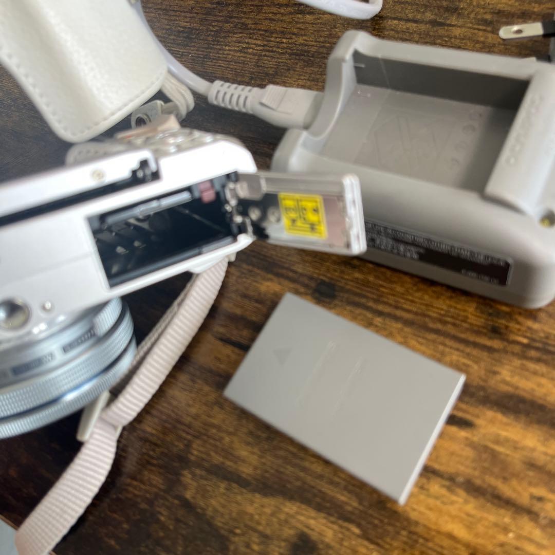 【美品】OLYMPUS PEN E-PL9 ホワイト 14-42mmレンズ付き