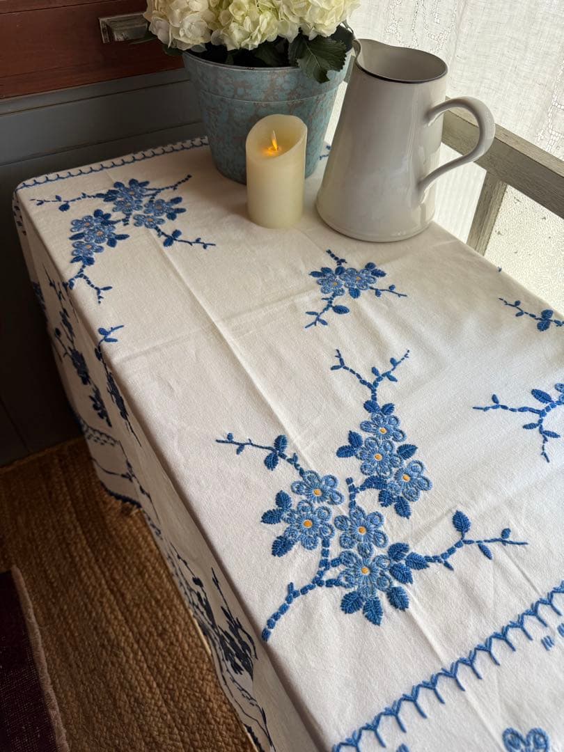 お客ஐ⋆*フランスアンティーク・ブルーの花柄刺繍とレースの大判クロス