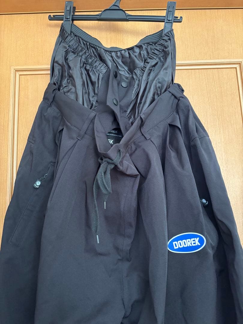 DOOREK ブラック スノーボードウェア