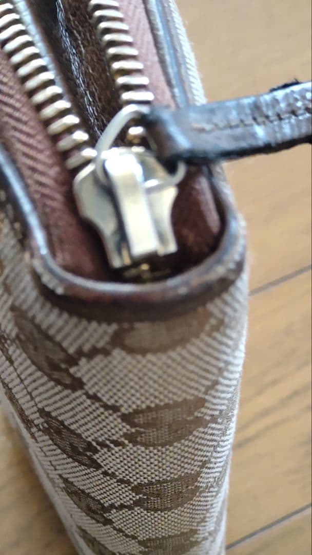 GUCCI　ラウンドファスナー　長財布