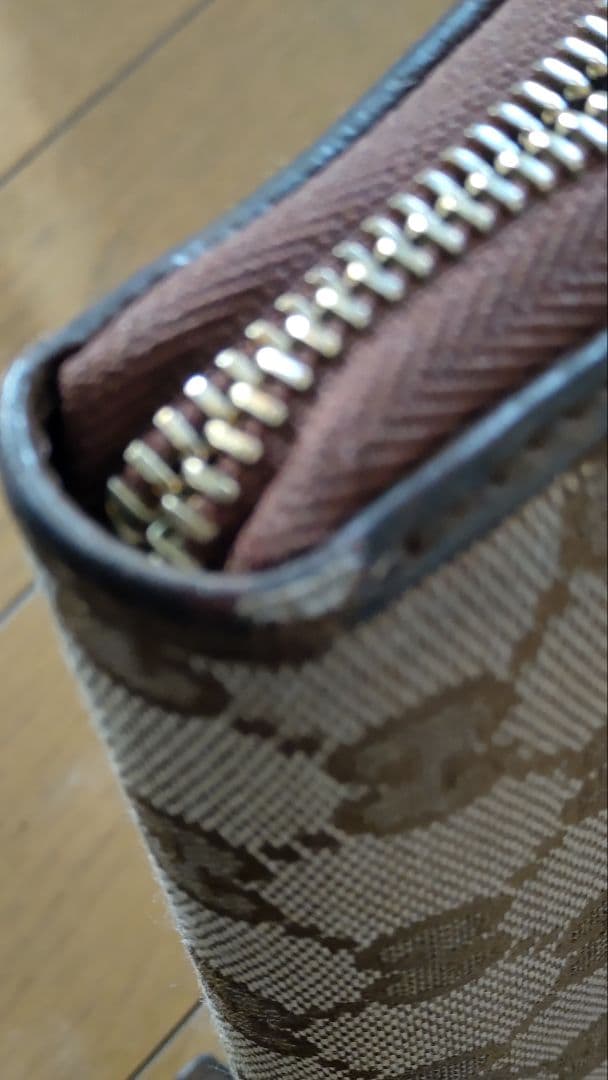 GUCCI　ラウンドファスナー　長財布