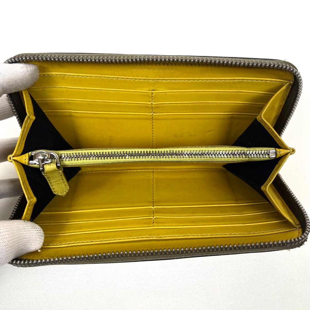 バーバリー　長財布　ラウンドファスナー　ロゴプレート　バイカラー　チェック柄