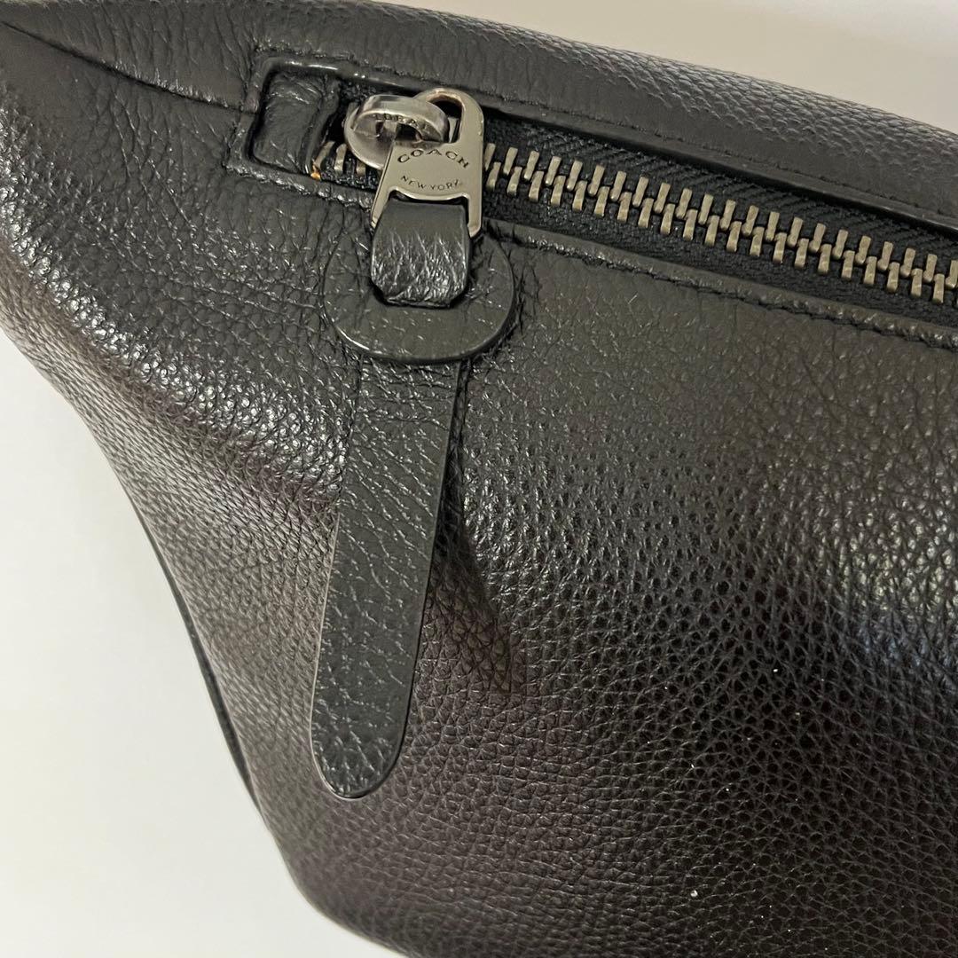 美品✨コーチ　トンプソン　ボディバッグ　ウエストバッグ　シボ革レザー　黒色