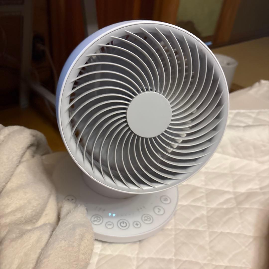 卓上扇風機 ホワイト 風量調整可能