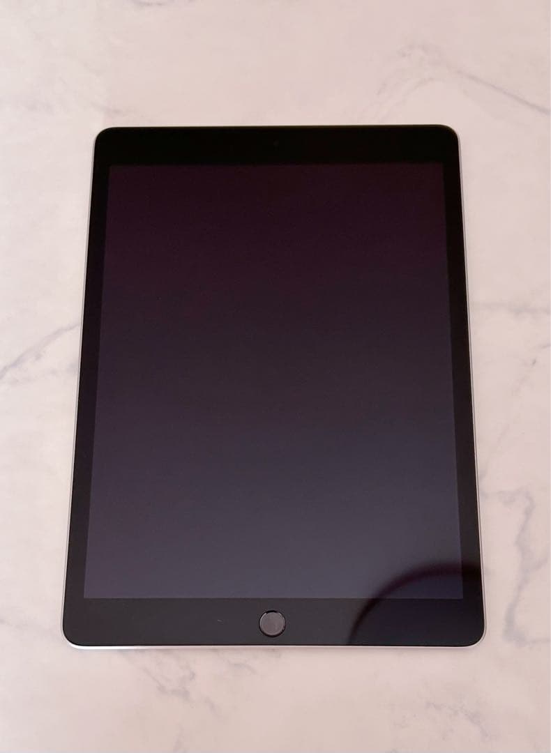 iPad 第9世代　本体　64GB Apple