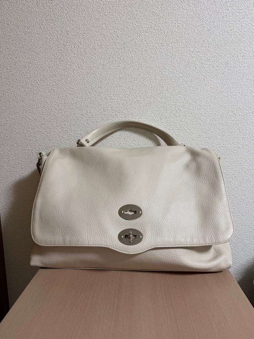 ザネラート　ポスティーナ　ベージュ、白