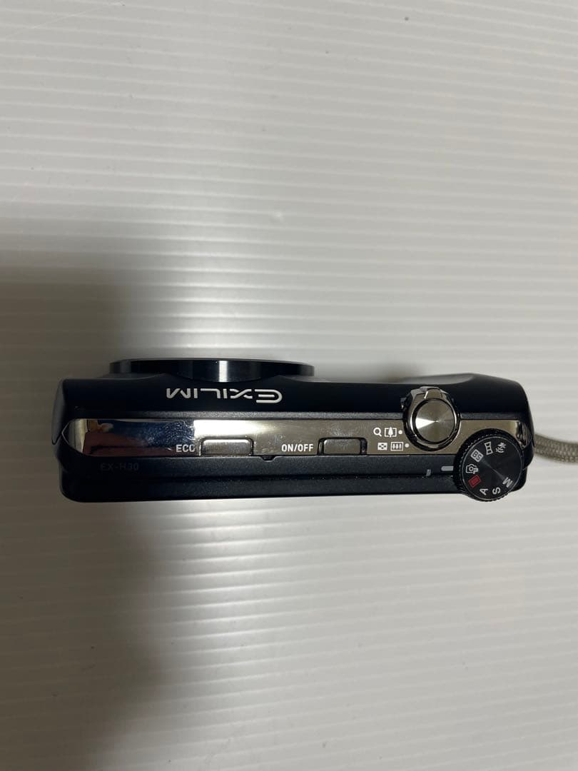 CASIO EX-H30 カメラ　カシオ