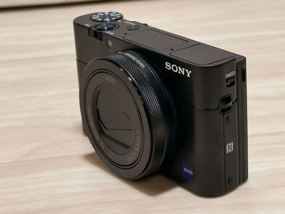 デジタルカメラ SONY Cyber-shot 4K R5 DSC-RX100M5A