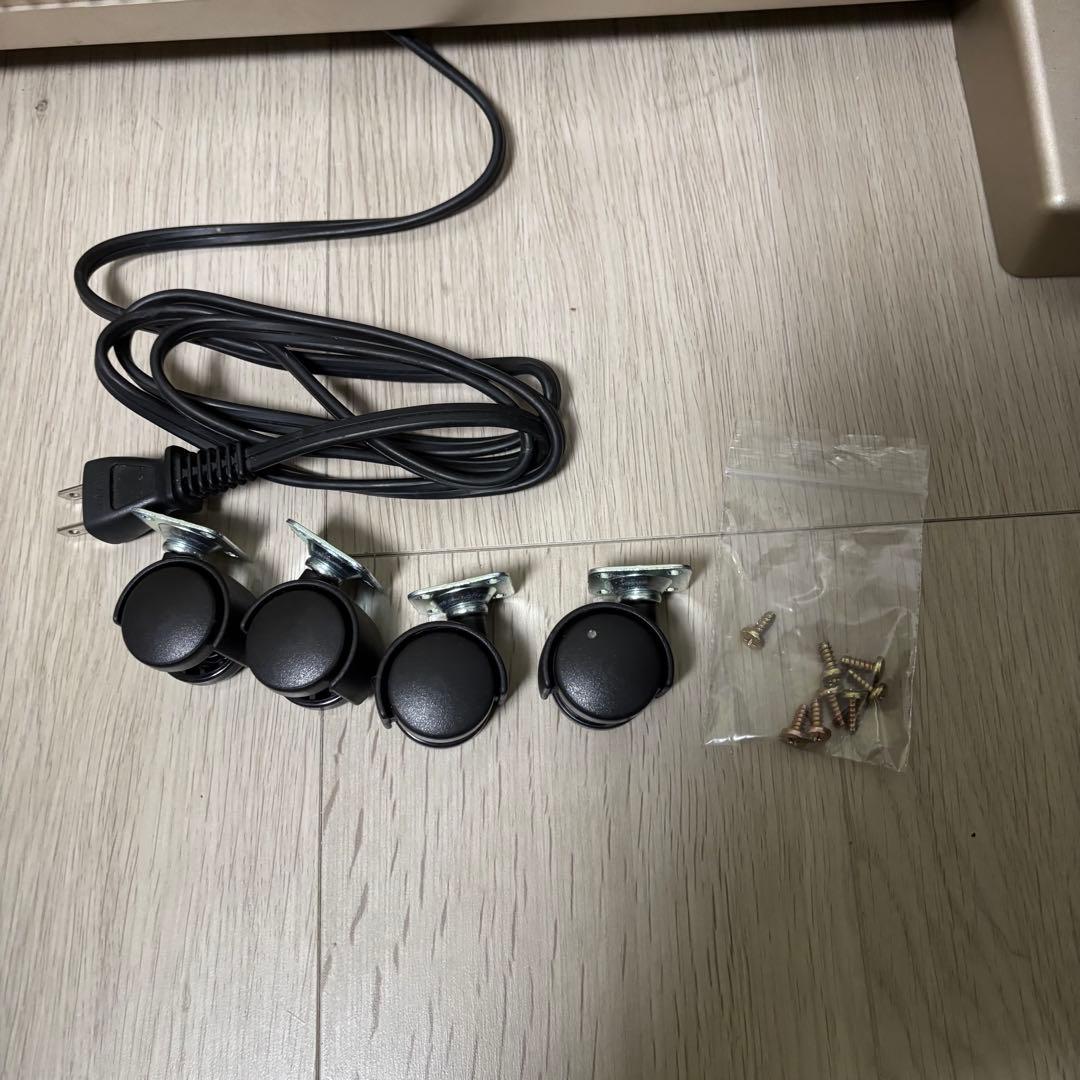 24時間以内発送可能　サンルミエ　キュート　E800LS 遠赤外線暖房器